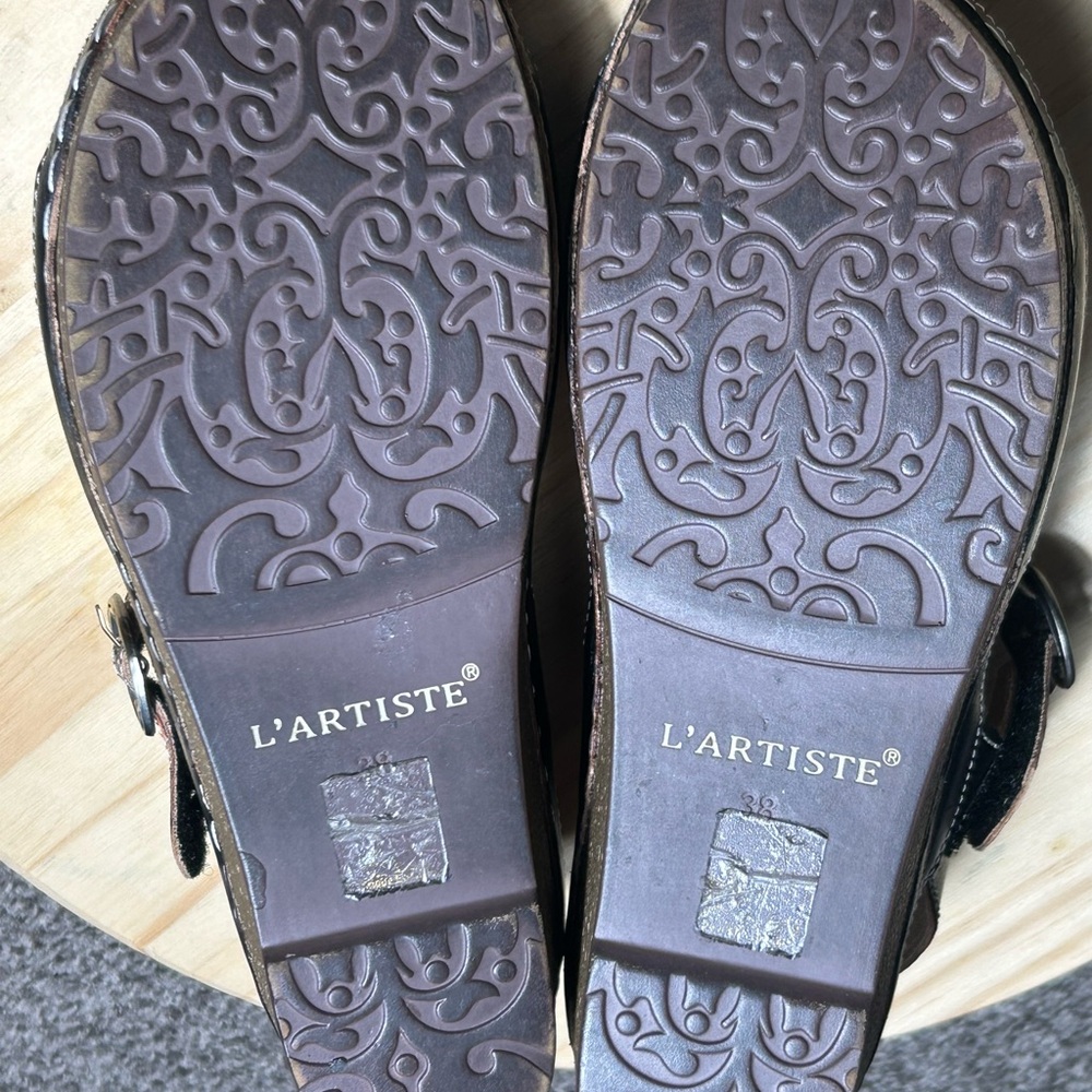 Women's Embroidered Black Multi-Color Wedge Sandals - Picture 8 of 12